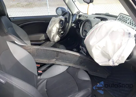 2010 Mini Cooper S из США, поврежденный, VIN WMWMF7C53ATZ72348